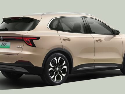 MG ES5 Electric SUV Front Angle View by New Energy EV